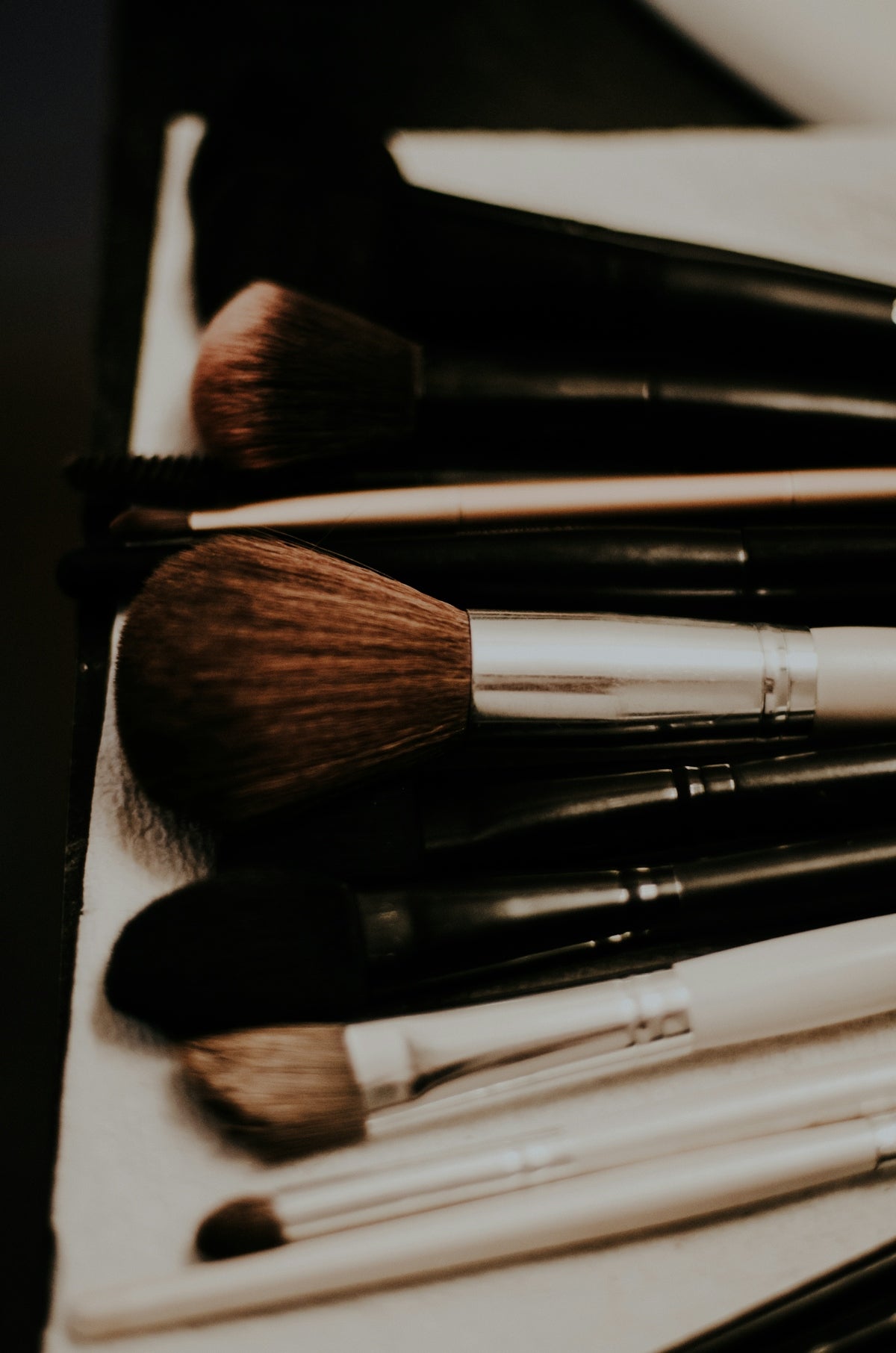 Effective Techniques for Streamlining Your Makeup Vanity Organization - Vektaya