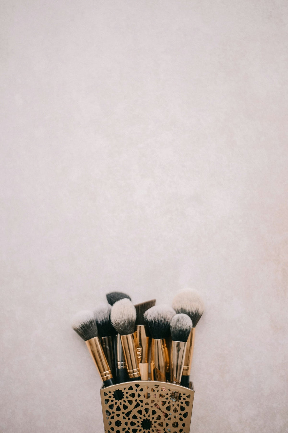 Frequently Asked Questions About Selecting a Makeup Vanity - Vektaya