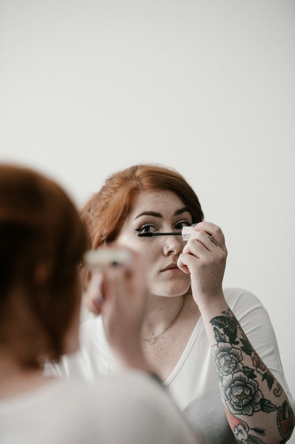 How to Maintain a Clean and Organized Makeup Vanity - Vektaya