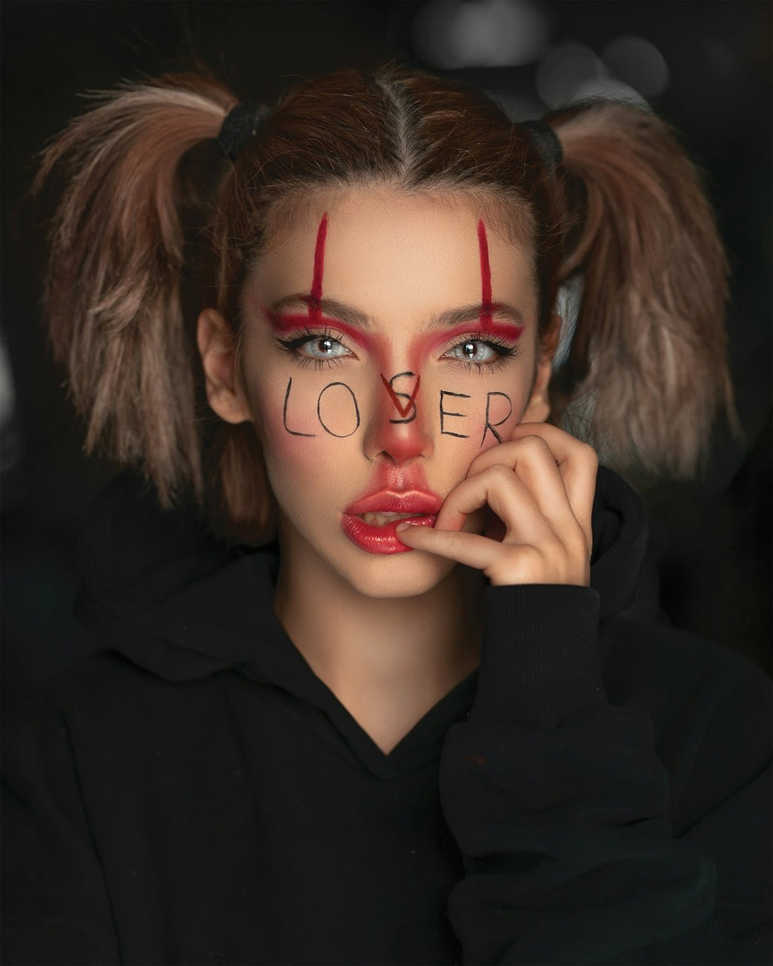 How to Use Every Inch of Your Makeup Vanity Efficiently - Vektaya