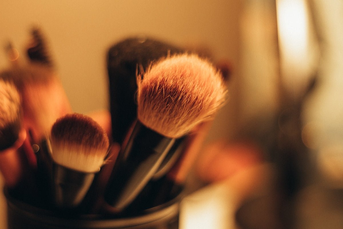Simple and Effective Storage Hacks for Your Makeup Vanity - Vektaya