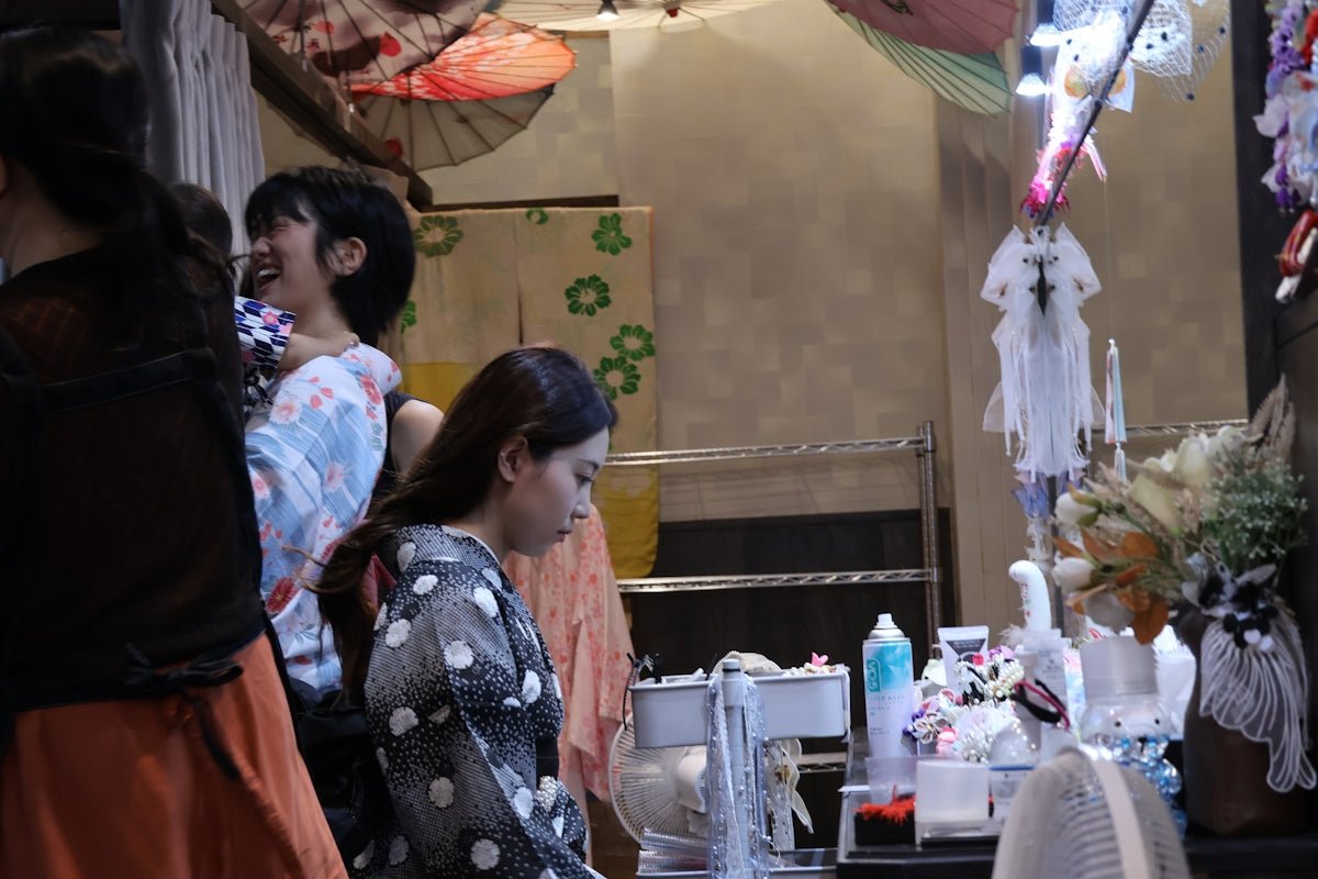 The Definitive Guide to Makeup Vanity Designs for Small Spaces - Vektaya