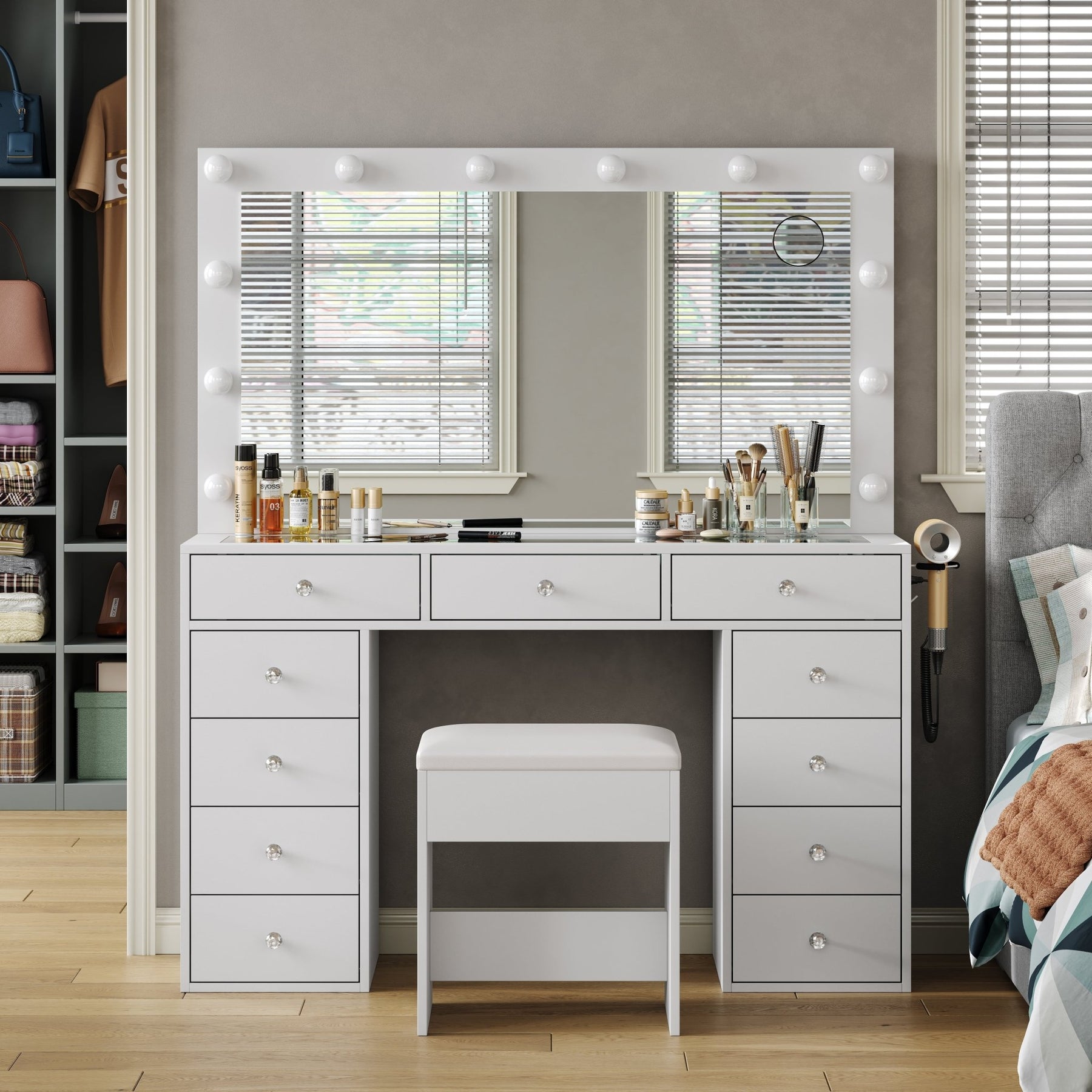 Why should every girl's bedroom have a dressing table? - Vektaya